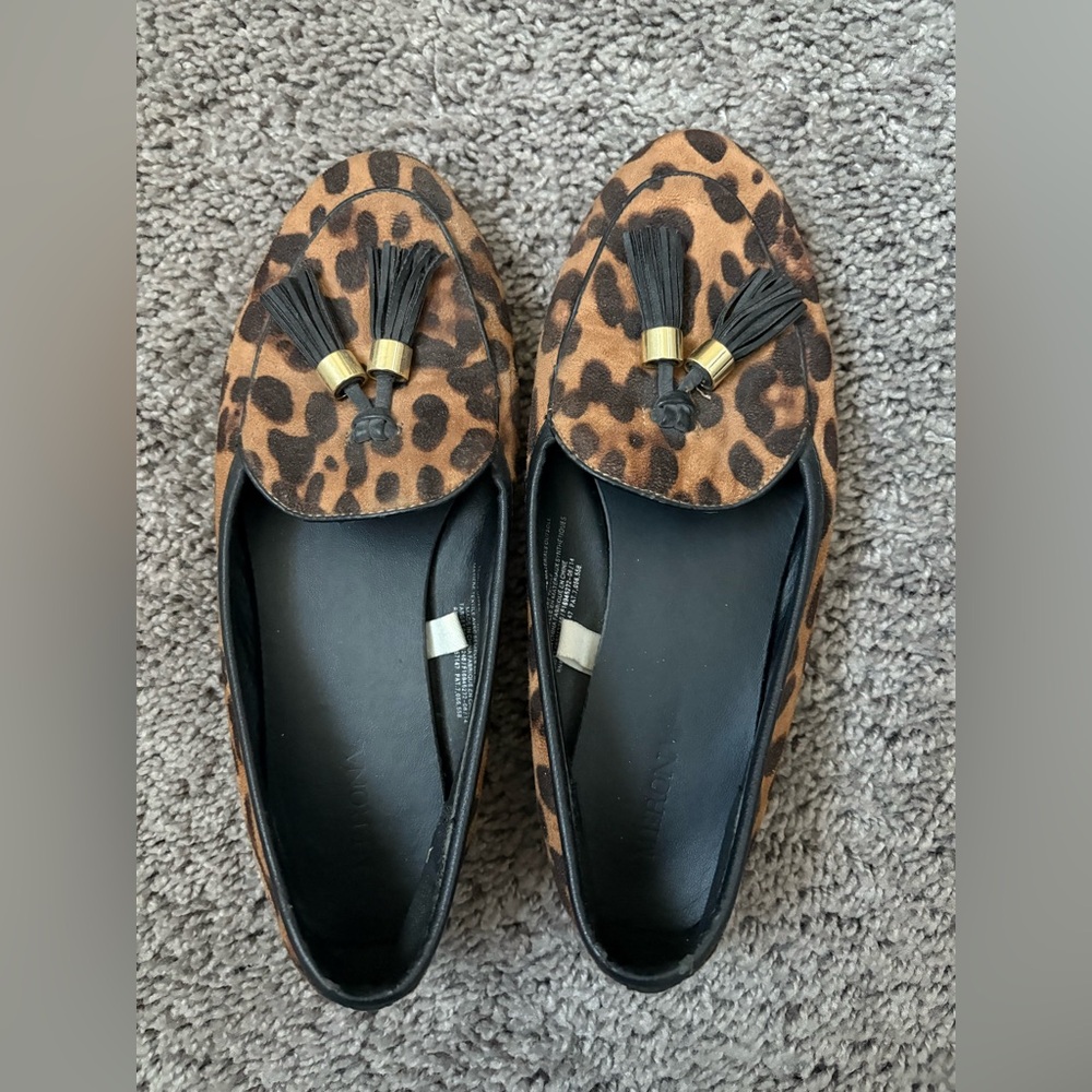 Merona animal leopard print loafers with accents edge black tassels size 6